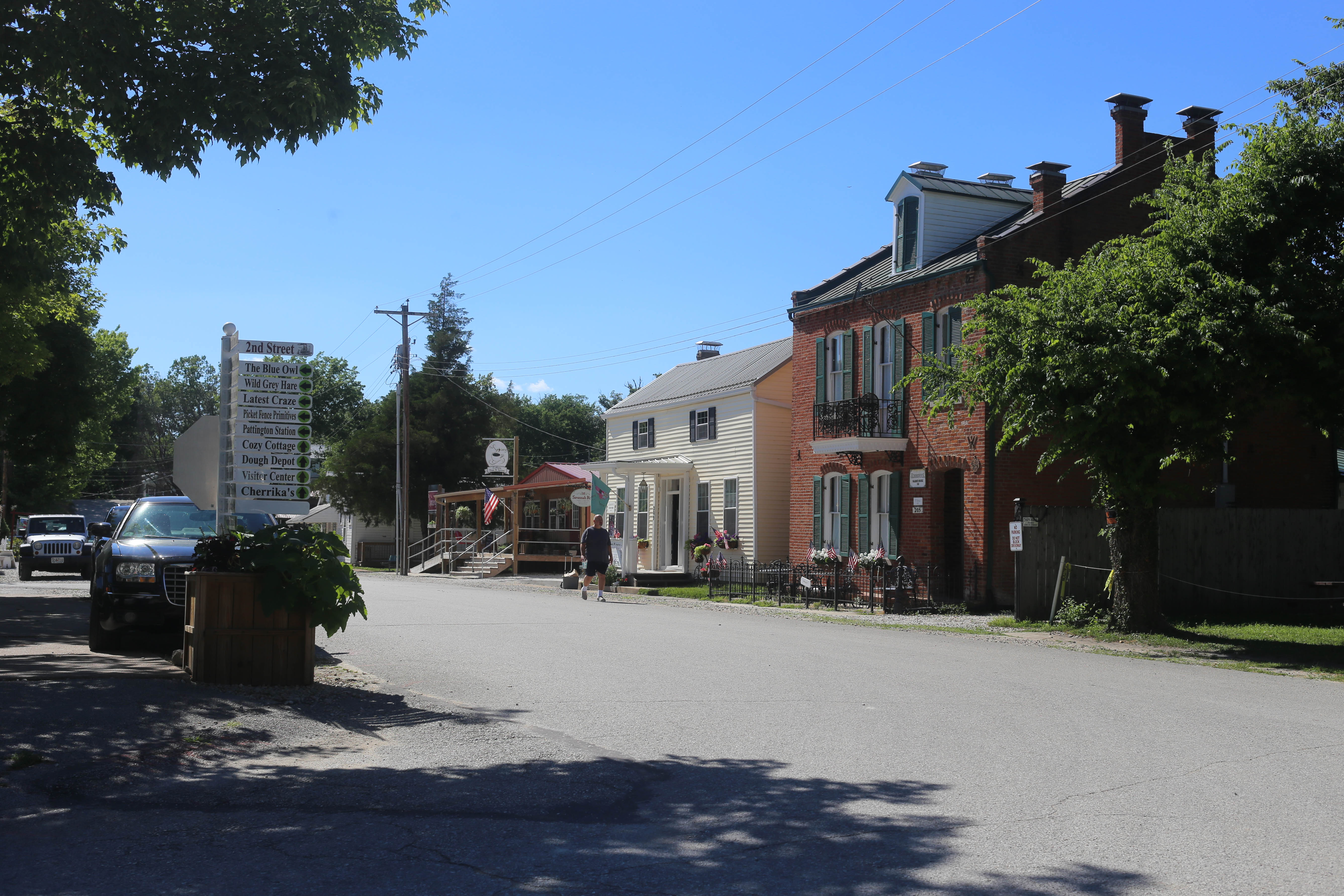 A streetscape in historic Kimmswick